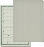 Podložka pro řezání a rýhování 30x22 cm oboustranná - zvětšit obrázek
