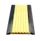 Žlutá hliníková schodová lišta s protiskluzovým pá