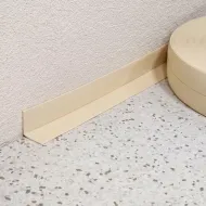 Béžová plastová PVC soklová lišta F541 - 40 m x 3 cm x 3 cm