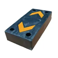 Černo-žlutý gumový reflexní doraz na rampu - 50 x 25 x 10 cm