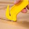 Žlutý plastový bezpečnostní jednorázový nůž