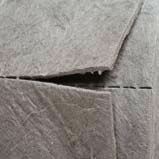 Univerzální základní perforovaný sorpční koberec - délka 50 m, šířka 80 cm