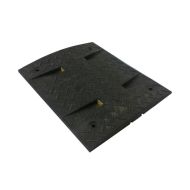 Černý plastový průběžný zpomalovací práh - 30 km / hod - 50 x 43 x 3 cm