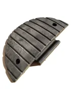 Černý plastový koncový zpomalovací práh samec SB-06 - 39 x 20 x 5 cm