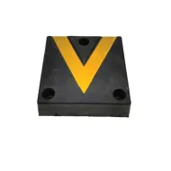 Černo-žlutý gumový reflexní doraz na rampu - 30 x 30 x 8,5 cm