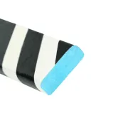 Černo-bílá pěnová výstražná fotoluminiscenční ochrana rohů zdí, stěn PI-4 - 100 x 3,3 x 1 