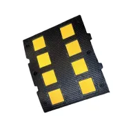 Černo-žlutý plastový průběžný zpomalovací práh - 50 x 60 x 3,2 cm