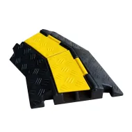 Černo-žlutý gumový rohový kabelový most (2x32x32) FLOMA CPR83 - 43 x 25 x 5 cm