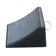 Černý gumový zakládací klín pod kola FLOMA WCF66 - 24 x 20 x 15 cm