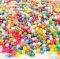 Barevné plastové korálky v tubě + šňůrka, 650 ks, 