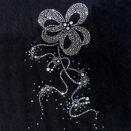 Samolepka na textil zažehlovací štrasová FLEUR- Květina - zvětšit obrázek