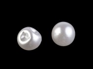 Perla k našití / knoflík 6 mm