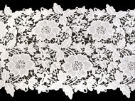 Vyšívaná krajka / běhoun šíře 36 cm off white Off White, 1 m - zvětšit obrázek